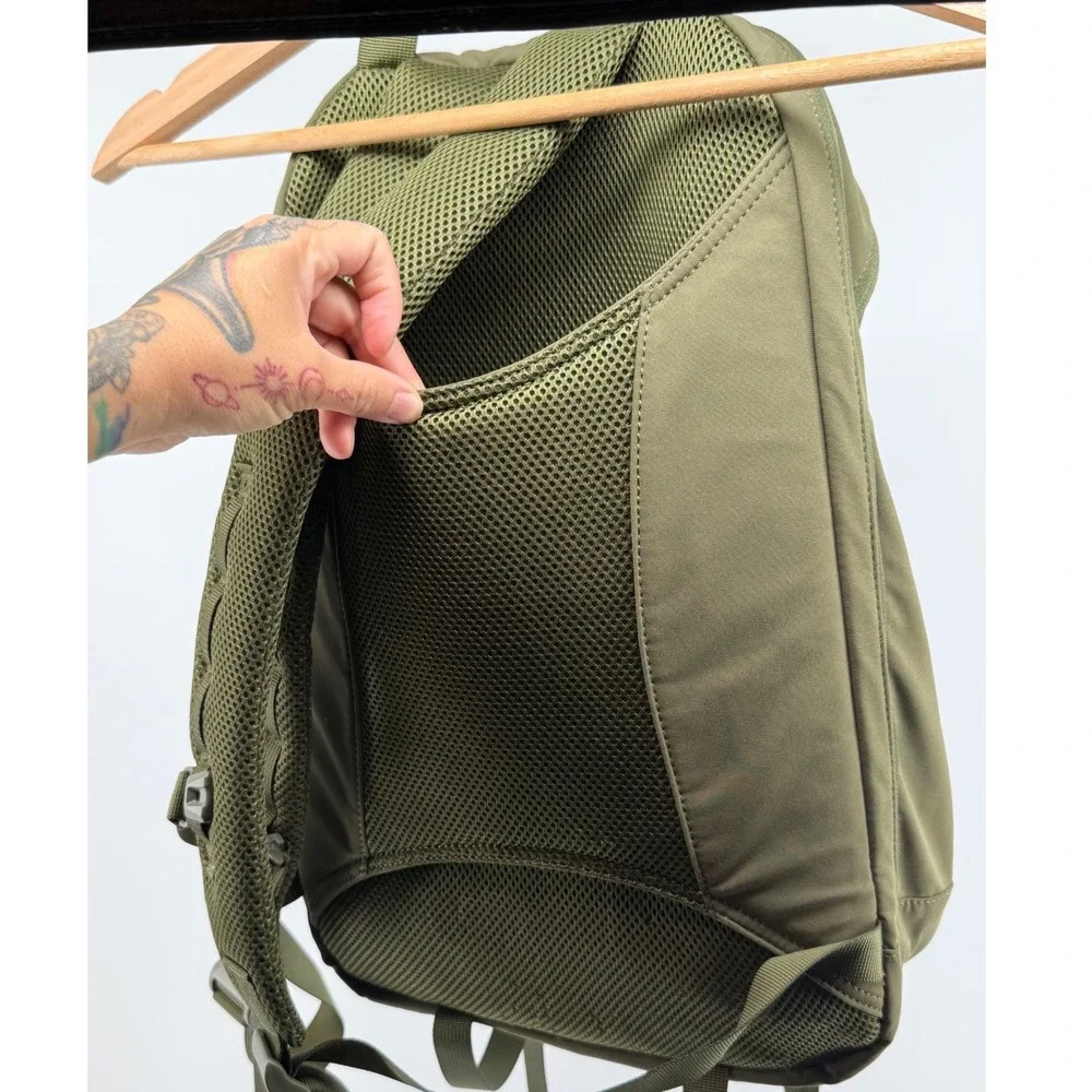 Fabletics The Sleek Backpack Moss Green Laptop Sleeve